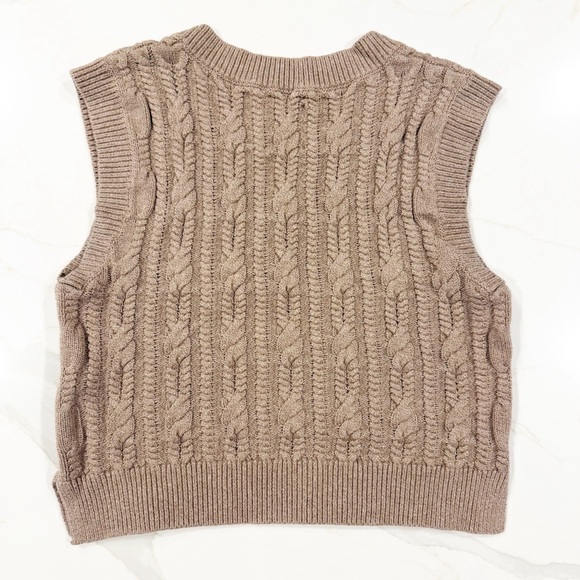Abercrombie & Fitch Cable Knit Cropped Sweater Vest Sz S - Picture 7 of 14
